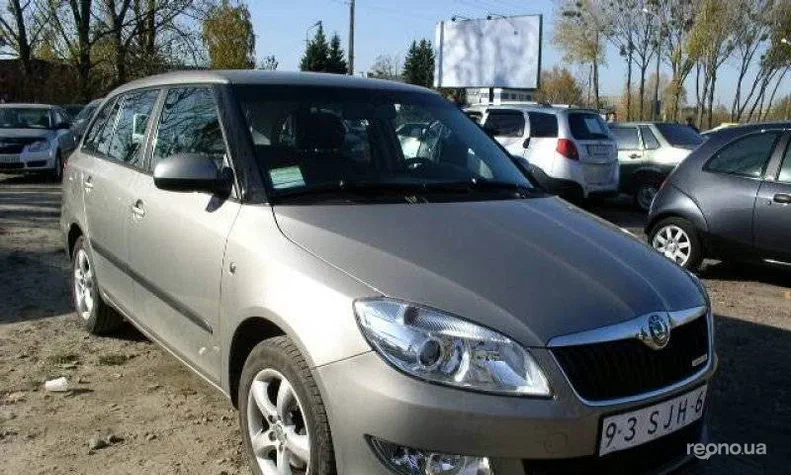 Skoda Fabia 2011 - 1