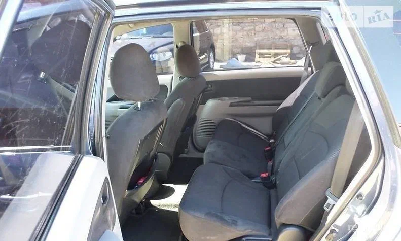 Mitsubishi Grandis 2005 - 7