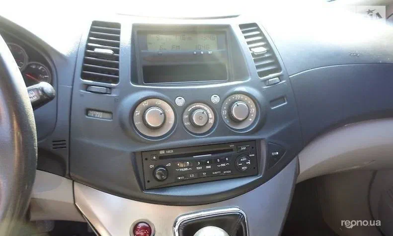 Mitsubishi Grandis 2005 - 2