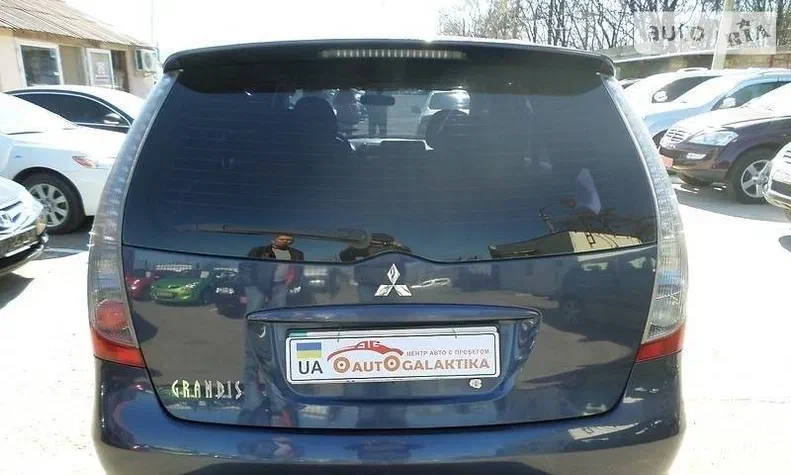 Mitsubishi Grandis 2005 - 10