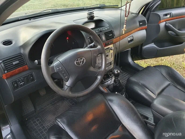 Toyota Avensis 2005 - 8