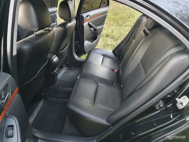 Toyota Avensis 2005 - 13