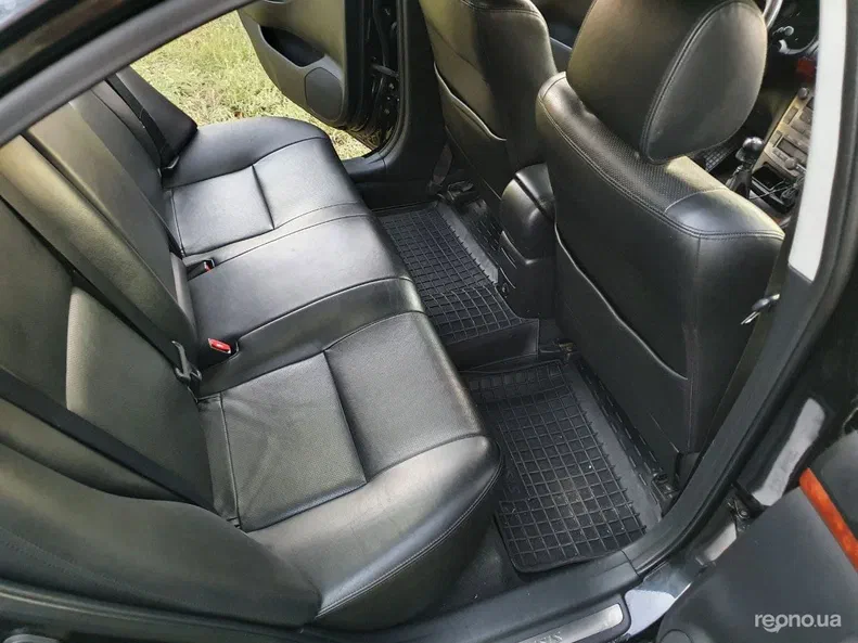 Toyota Avensis 2005 - 17