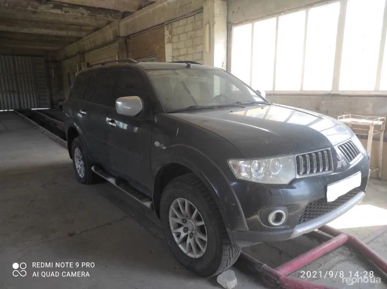 Mitsubishi Pajero Sport 2011