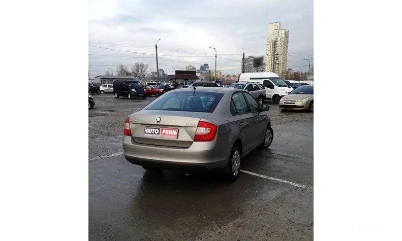 Skoda Rapid 2014 - 11