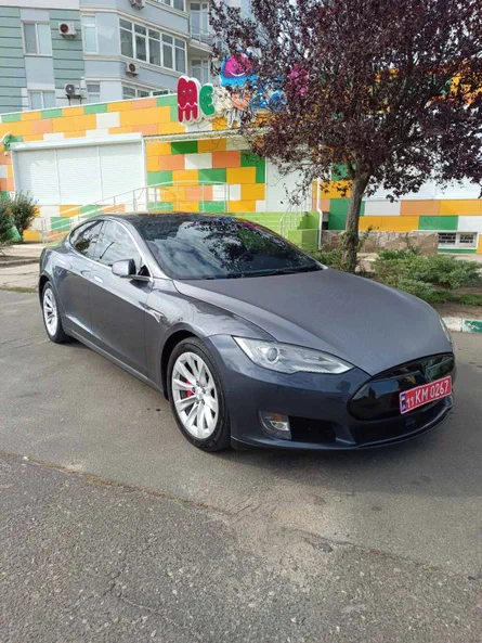 Tesla Model S 2015