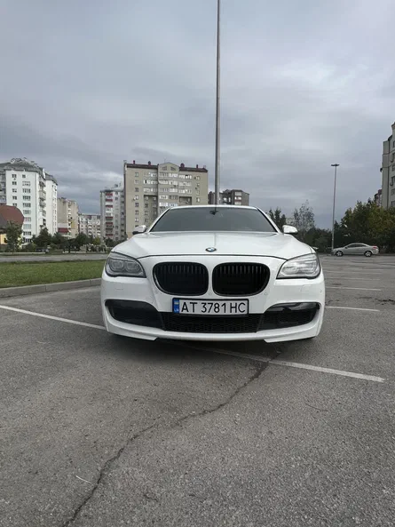 BMW 7 серии 2013