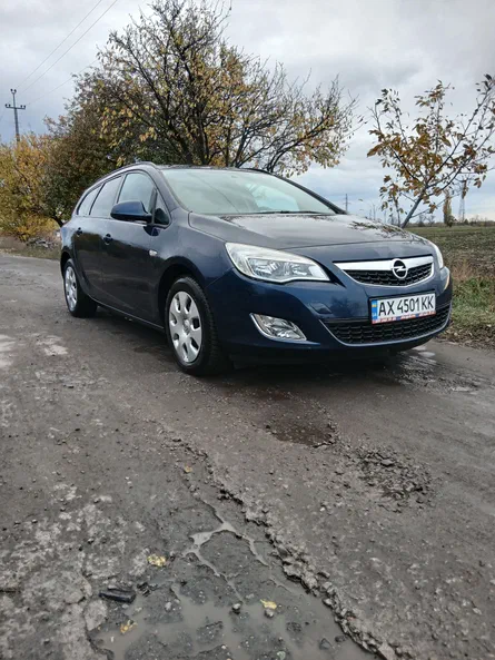 Opel Astra 2012