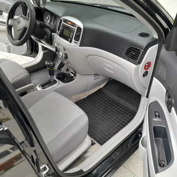 Hyundai Accent 2009 - 10