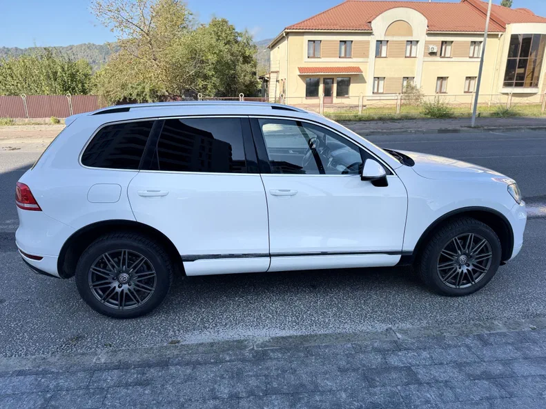 Volkswagen Touareg 2012 - 9