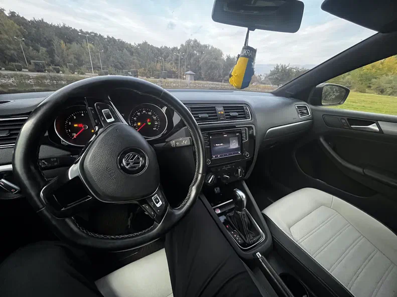 Volkswagen Jetta 2015 - 8