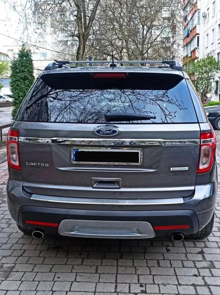 Ford Explorer 2011 - 4