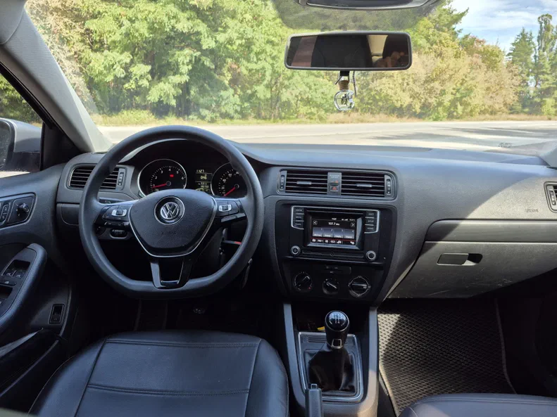 Volkswagen Jetta 2015 - 6