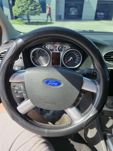 Ford Focus 2009 - 11