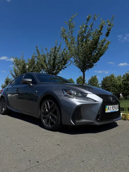 Lexus IS 2018