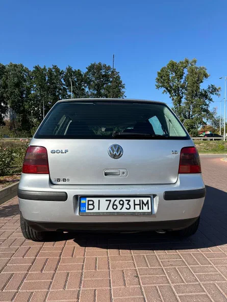 Volkswagen Golf 2002 - 9