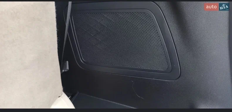 Ford Explorer 2011 - 25
