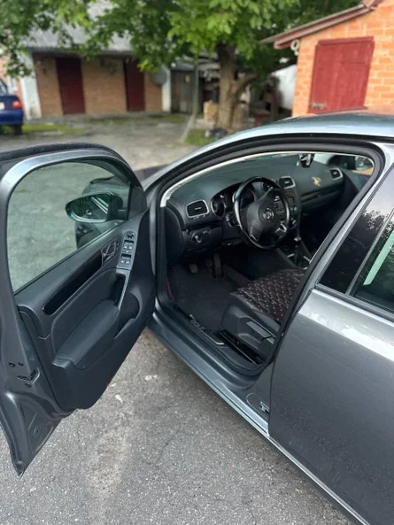 Volkswagen Golf 2011 - 6