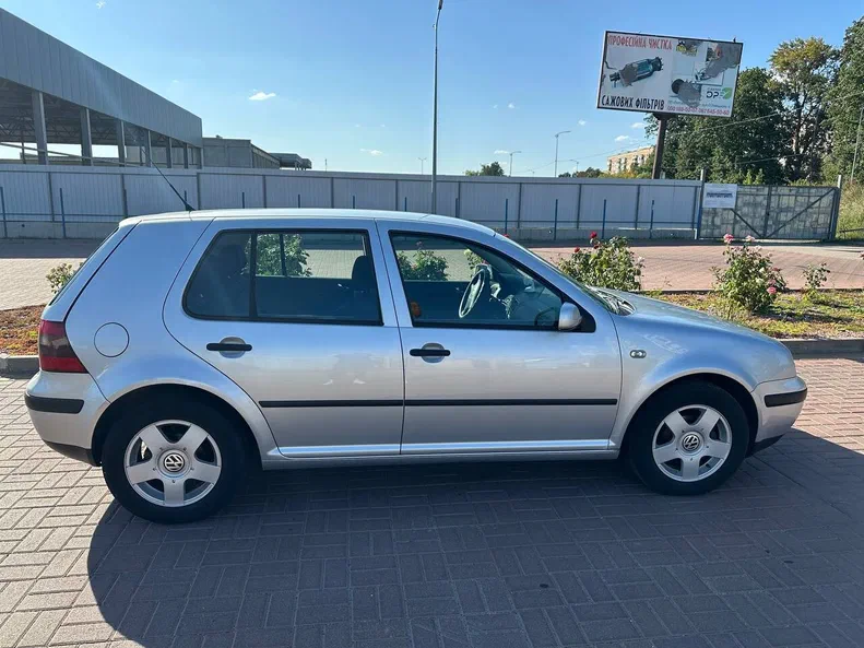 Volkswagen Golf 2002 - 5