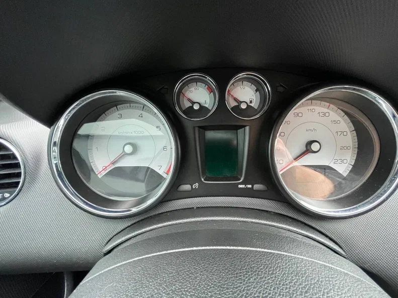 Peugeot 308 2008 - 5