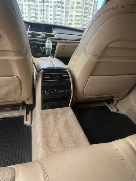 BMW 7 серія 2013 - 9