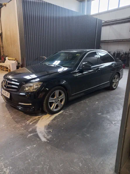 Mercedes-Benz C-Клас 2010 - 8