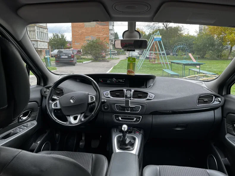 Renault Scenic 2011 - 10