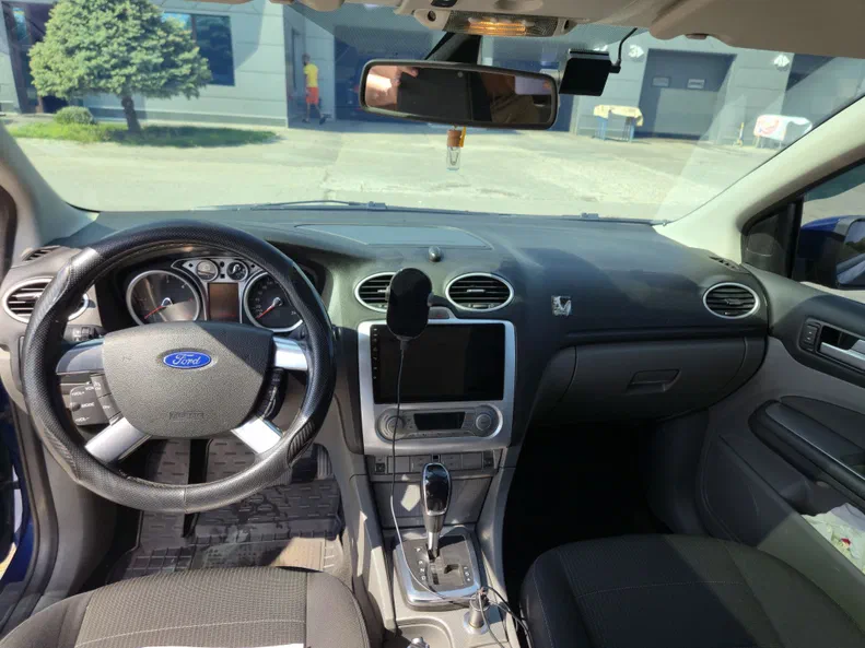 Ford Focus 2009 - 10