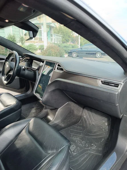 Tesla Model S 2015 - 16