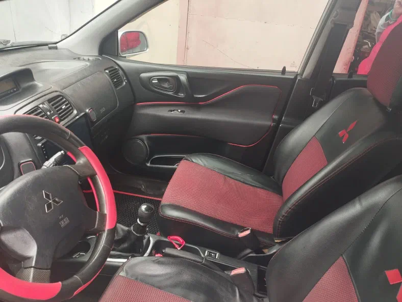 Mitsubishi Space Star 2004 - 17