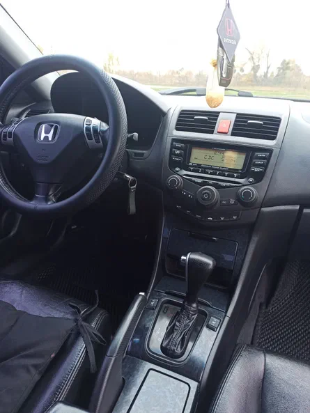 Honda Accord 2004 - 6