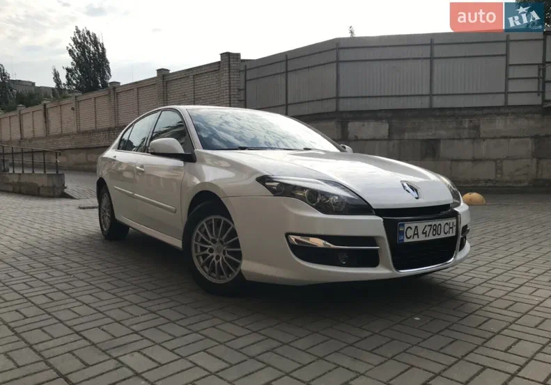 Renault Laguna 2012 - 11