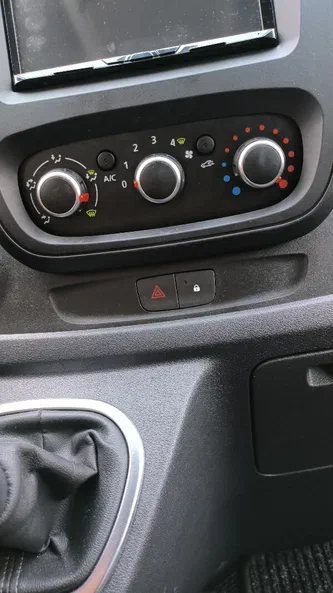 Nissan NV300 2019 - 11