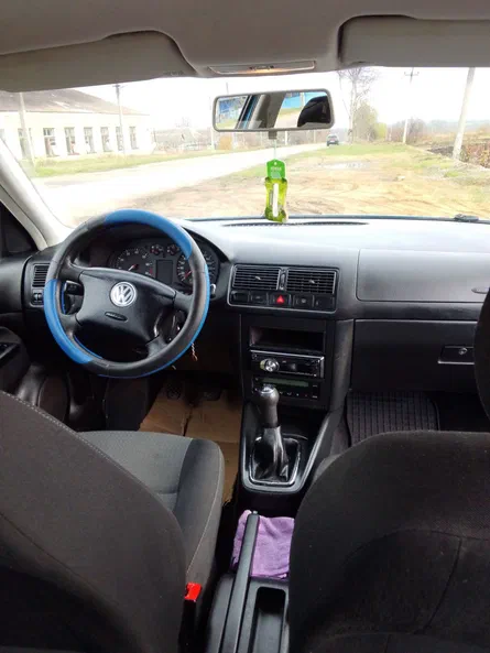 Volkswagen Golf 2003