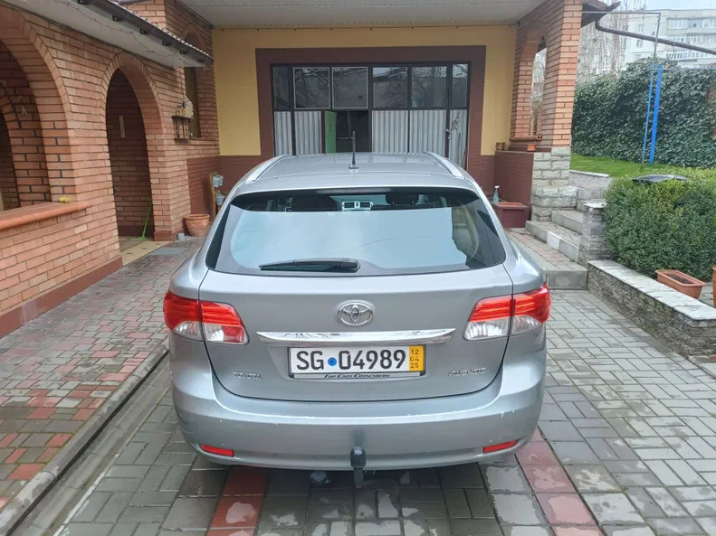 Toyota Avensis 2012 - 6