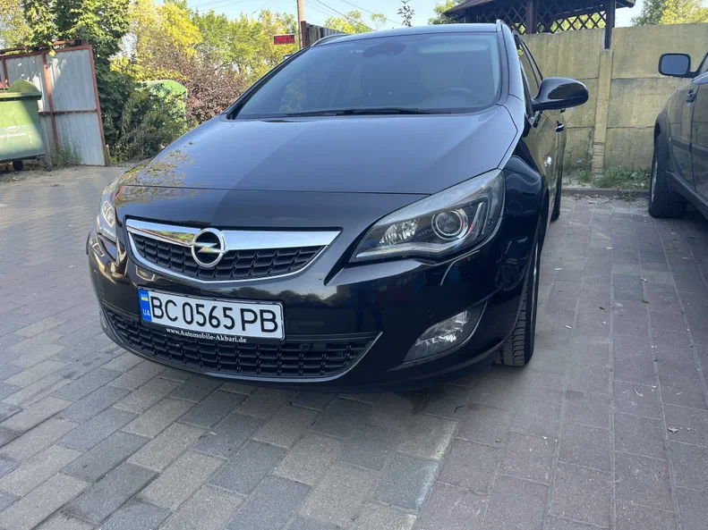 Opel Astra 2011