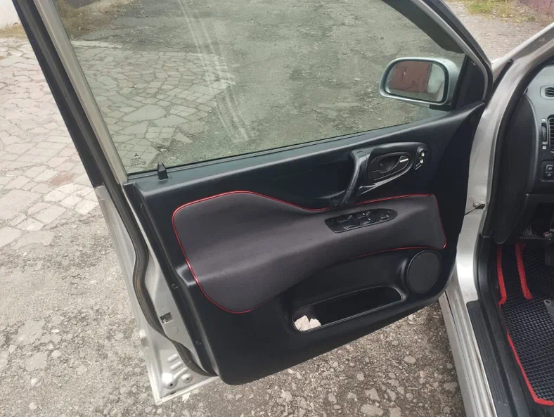 Mitsubishi Space Star 2004 - 12