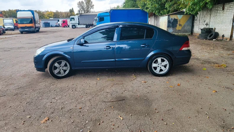 Opel Astra 2008 - 18