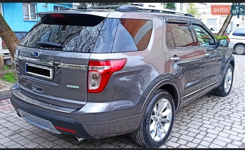 Ford Explorer 2011 - 3