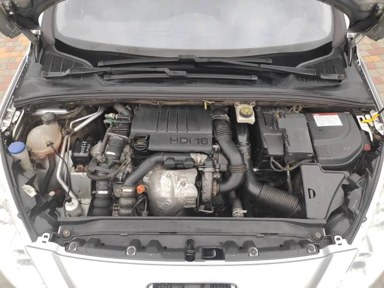 Peugeot 308 2010 - 13