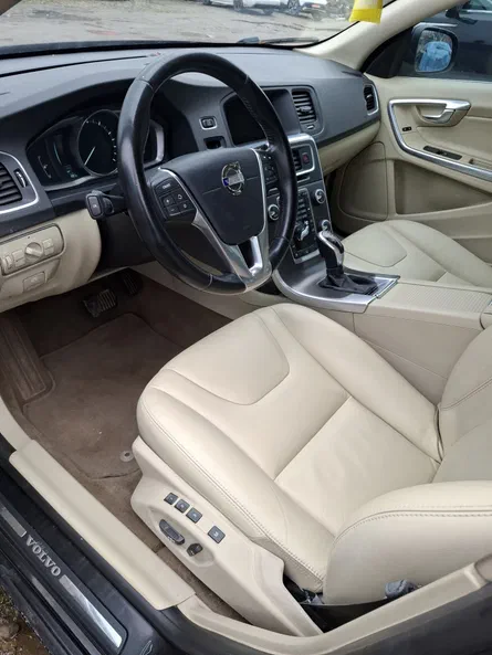 Volvo S60 2015 - 6