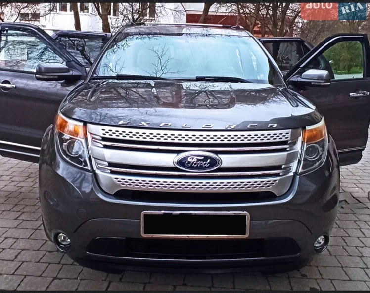 Ford Explorer 2011 - 1