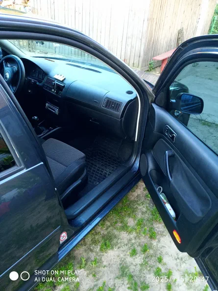 Volkswagen Golf 2000 - 7