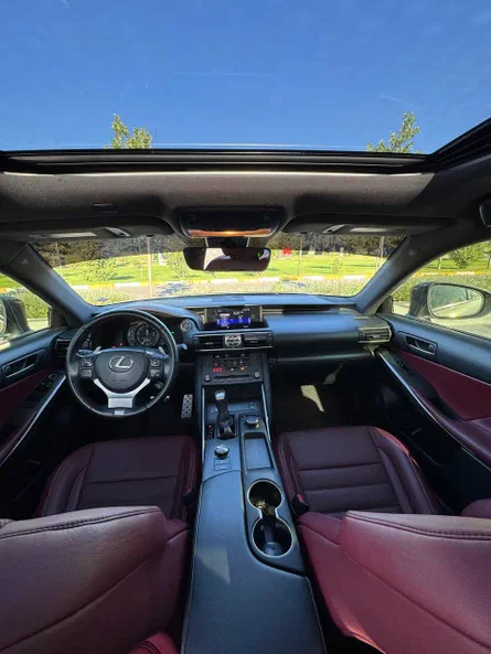 Lexus IS 2018 - 11