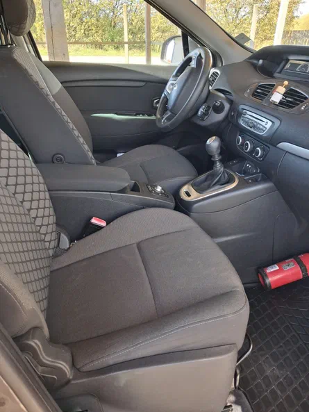 Renault Megane 2010 - 16