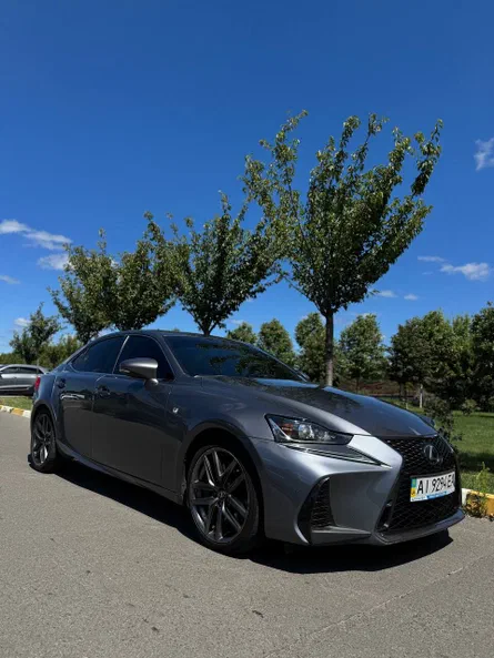Lexus IS 2018
