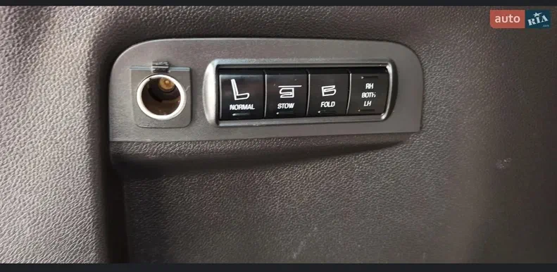 Ford Explorer 2011 - 24