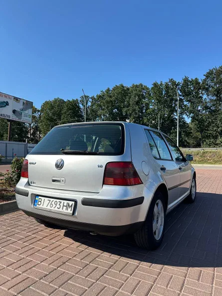 Volkswagen Golf 2002 - 12