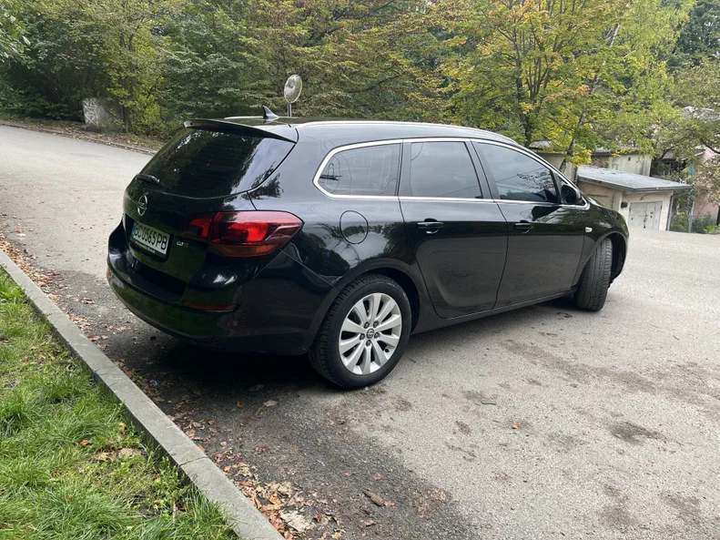 Opel Astra 2011 - 16