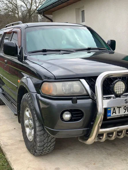 Mitsubishi Pajero 2003